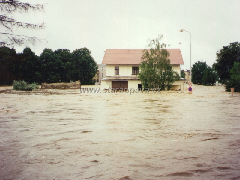 1997 (45).jpg - Povodně 1997 - Ulice Na Pastvisku
